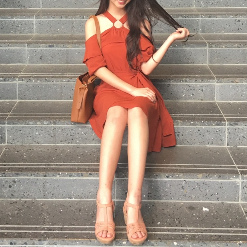 Airspace (bought in Taiwan) orange dress
Size: M (American S maybe)
$10
